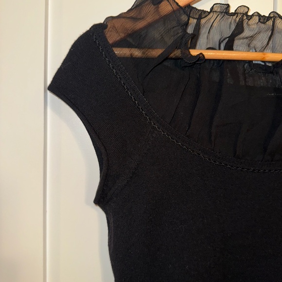 Elie Tahari shear off the shoulder black tee Size S - Picture 5 of 8